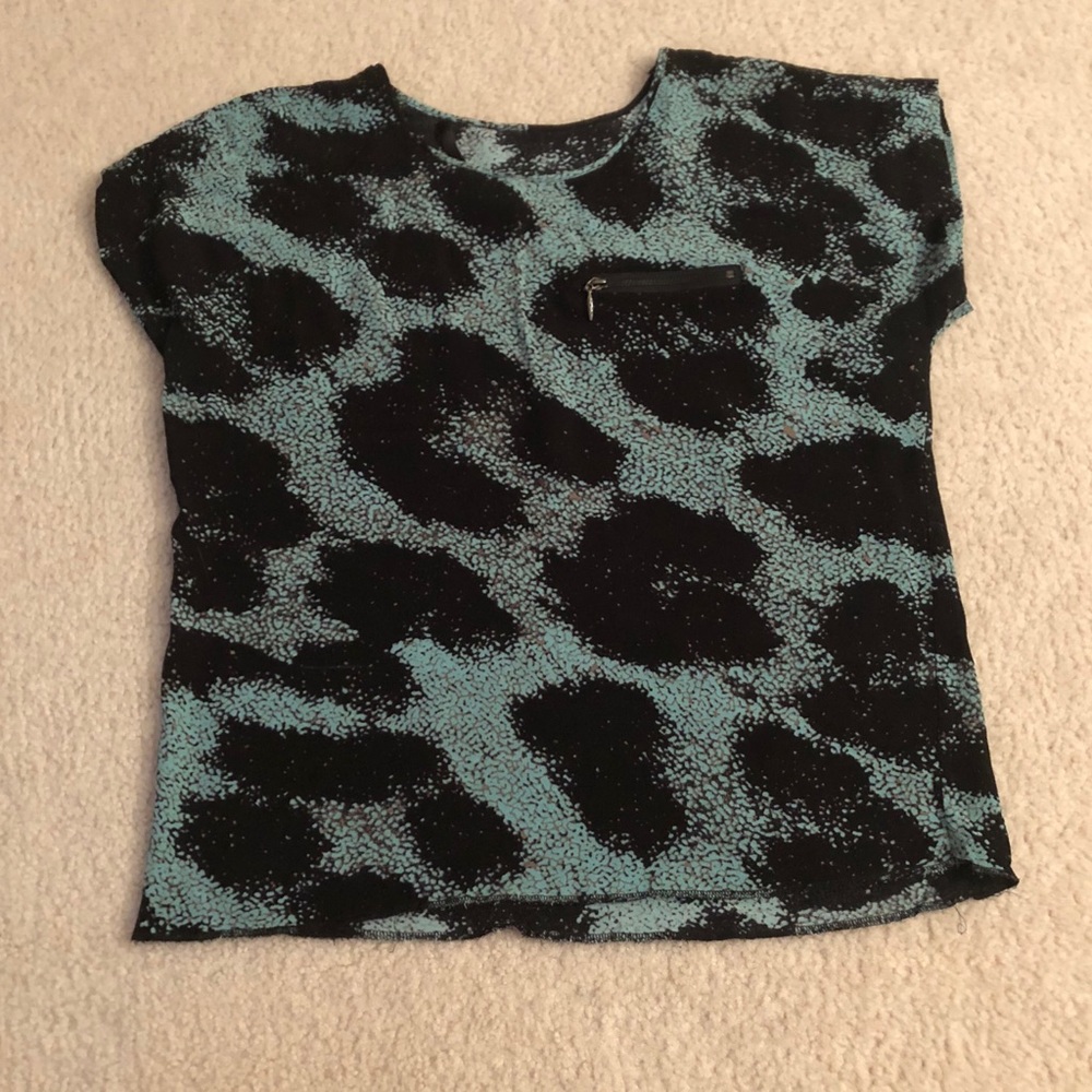 Kensie black and green printed cropped top